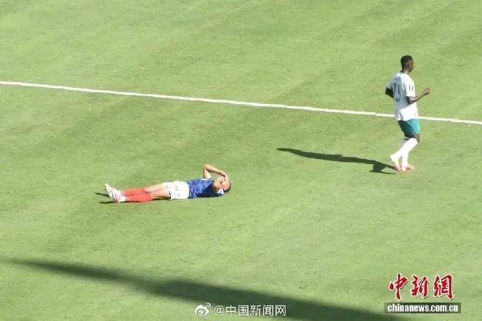 世界杯为了等广告播完，让球员多站了40秒才恢复比赛	，“强制补水	”遭吐槽